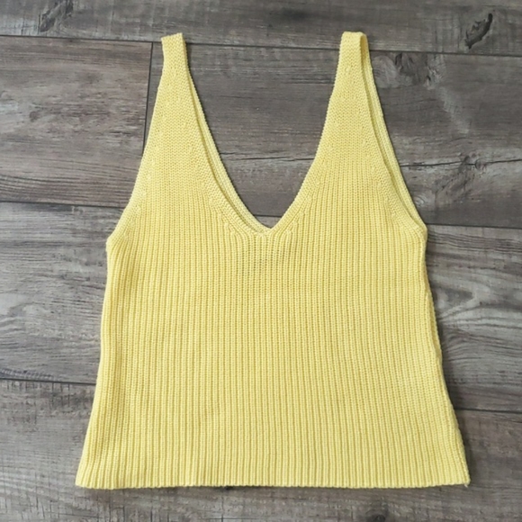 Le Lis Tops - Le lis knit tank crop top